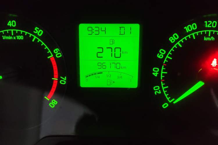 Used Skoda Rapid 2015 1.6L Automatic Smart Selection Model