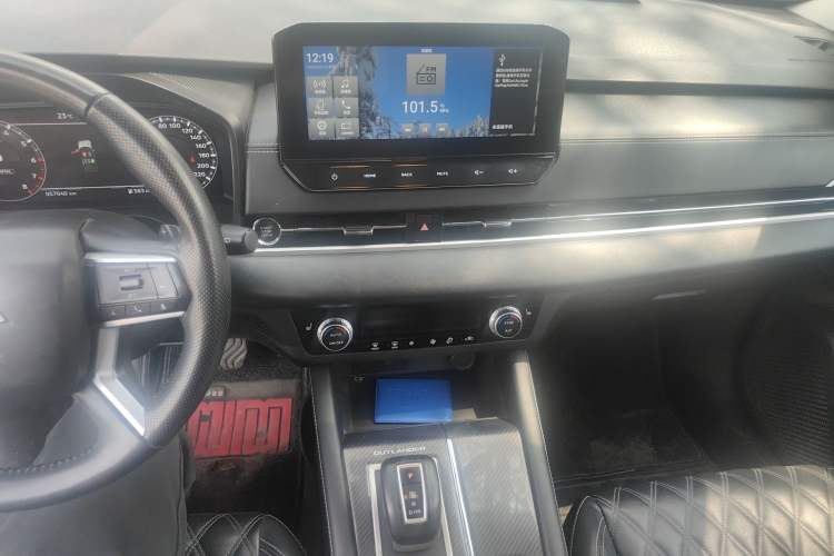 Used Mitsubishi Outlander 2023 1.5T CVT Four-Wheel Drive Prestige Edition 7 Seats Audio And AC Panel