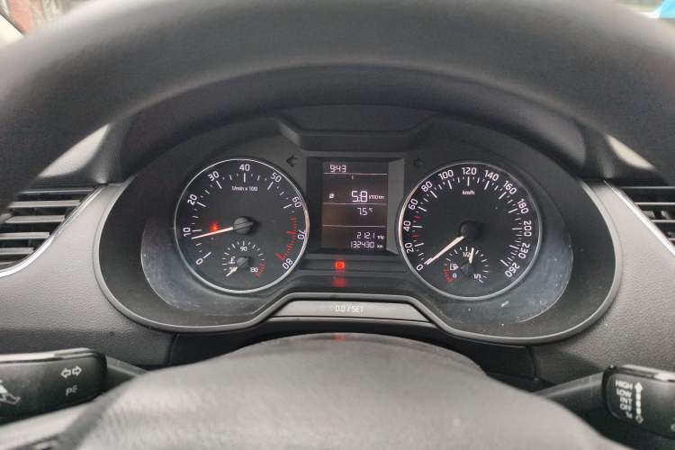 Used Skoda Octavia 2017 Classic Model 1.6L Manual Comfort Edition
