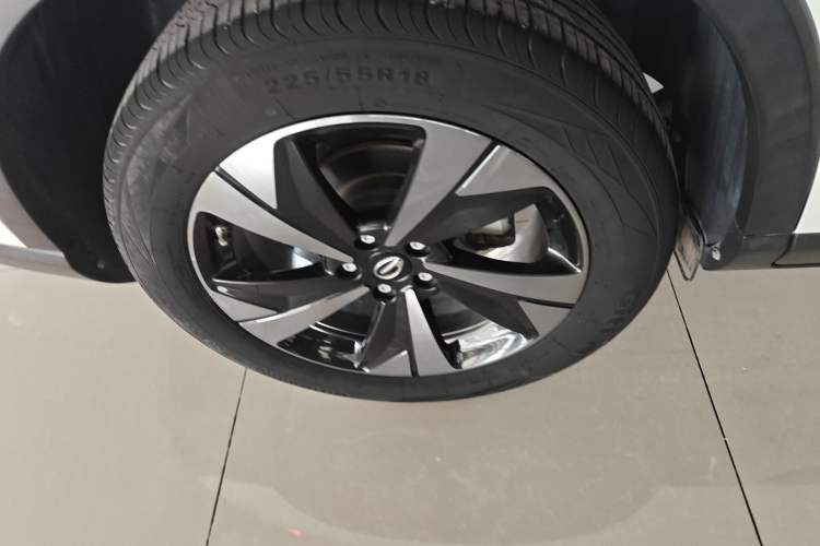 Used GAC Trumpchi GS4 2022 270T Automatic Smart Drive Flagship Edition Right Rear Wheel Hub