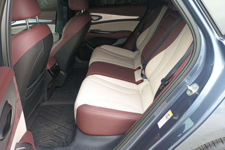 Used BYD Seal 07 DM-i 2025 DM-i 1.5L 125km Prestige Model Left Rear Seat