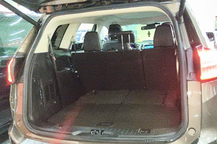 Used Ford Edge 2016 EcoBoost 245 Four-Wheel Drive Titanium Edition 7-Seater
