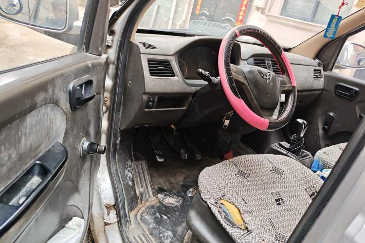 Used Wuling Rongguang 2014 1.2L S Base Model Driver Seat