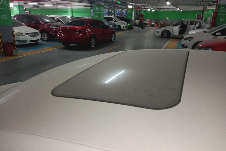 Used Volkswagen Polo 2016 1.6L Automatic Comfort Model
