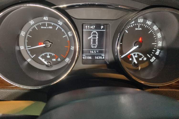 Used Skoda Superb 2013 1.8TSI Automatic Yashi Edition Odometer Close Up