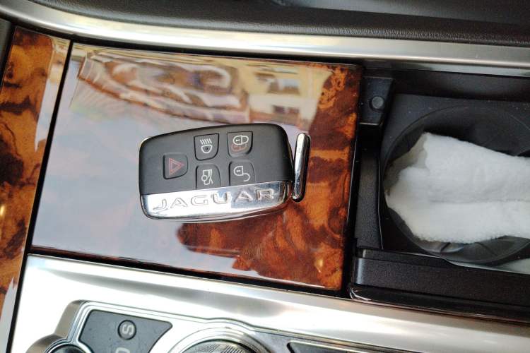 Used Jaguar XF 2014 XF 2.0T Luxury Edition
