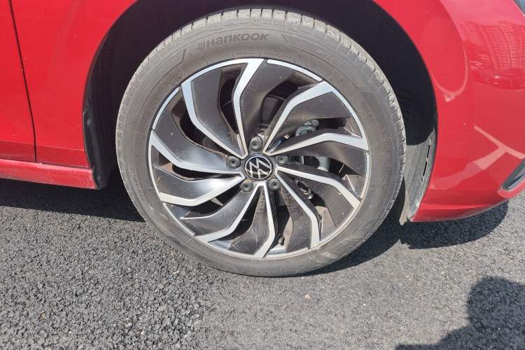 Used Volkswagen Golf 2023 280TSI DSG Pro Right Front Wheel Hub