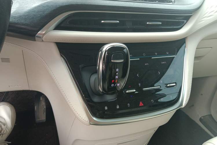 Used Buick GL8 2022 Avenir Aivia Six-Seat Deluxe Edition