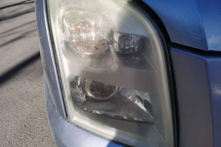 Used Ford Transit Custom 2009 2.4T Diesel Standard Version Short Wheelbase Mid-Roof China Stage III