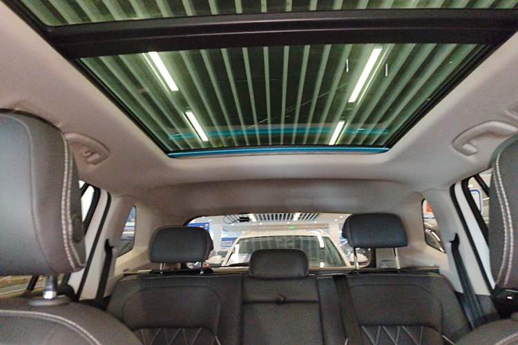 Used Volkswagen Tiguan L 2022 330TSI Automatic Two-Wheel Drive R-Line Enhanced Edition
