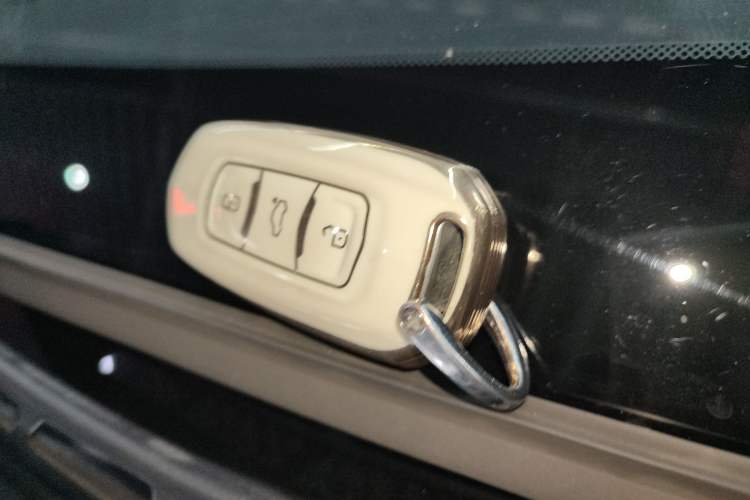 Used Geely Auto Emgrand GS 2017 Sport Edition 1.3T Automatic Smart Connectivity Model Interior 1