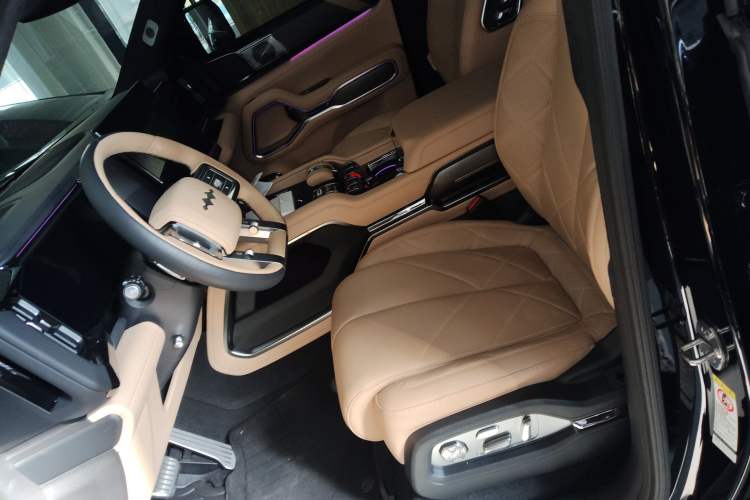 Used Formula Leopard 8 2025 Smart & Brave Flagship Edition 6 Seats Left Front Seat