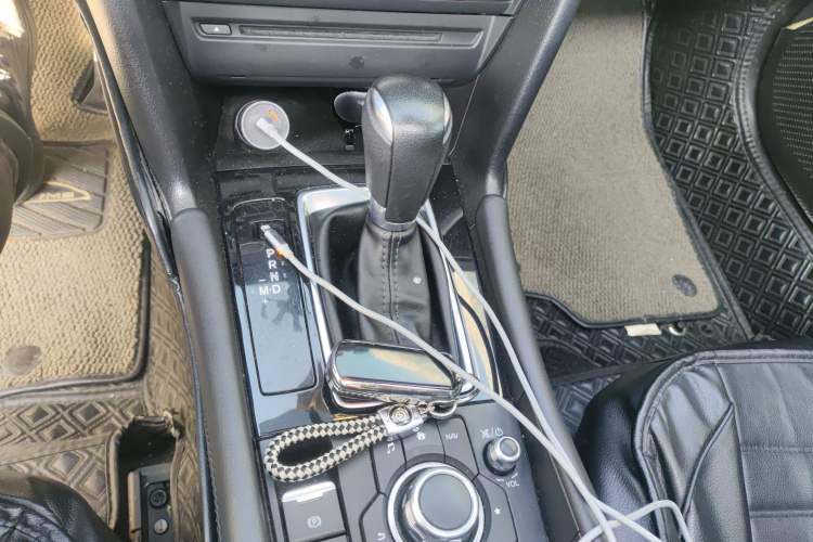 Used Mazda 3 Axela 2019 Cloud-Controlled Version Sedan 1.5L Automatic Luxury Trim China V Standard Gear Lever