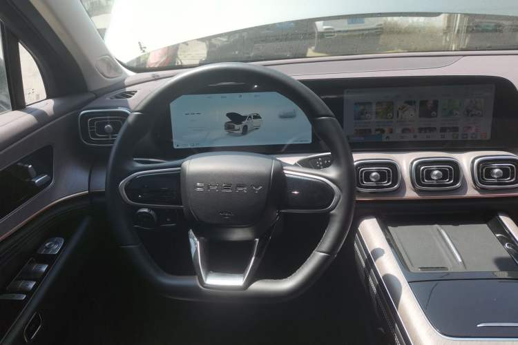 Used Chery Tiggo 9 C-DM 2025 1.5T 106KM Enjoy Edition 5 Seats Lithium-Ion Battery Steering Wheel