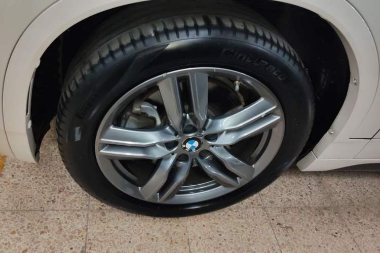 Used BMW X2 2021 sDrive25i M Sport Package Left Front Wheel Hub