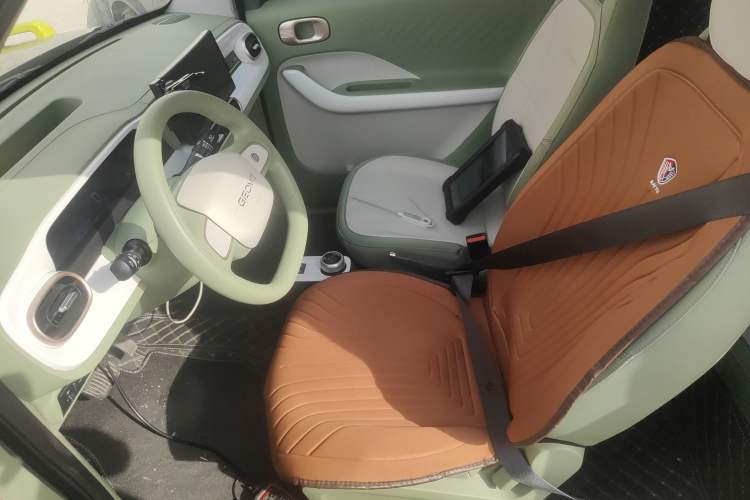 Used Geely Galaxy Panda 2025 210km Panda Rider Left Front Seat