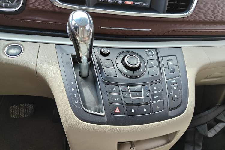 Used Buick GL8 2018 28T Luxury Model China VI Standard