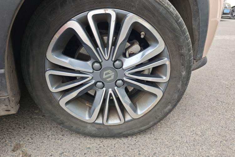 Used Leapmotor T03 2021 400 Micro-Sugar Version Right Front Wheel Hub