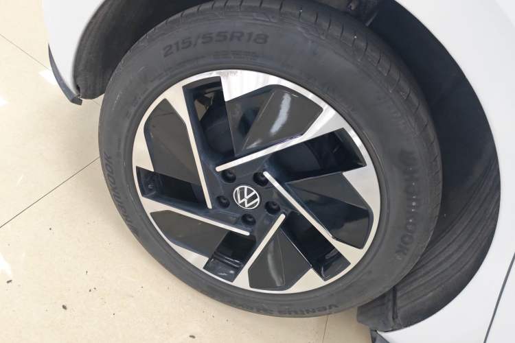 Used Volkswagen ID.3 2023 Upgraded Model Pure Intelligent Enjoyment Version Right Rear Wheel Hub