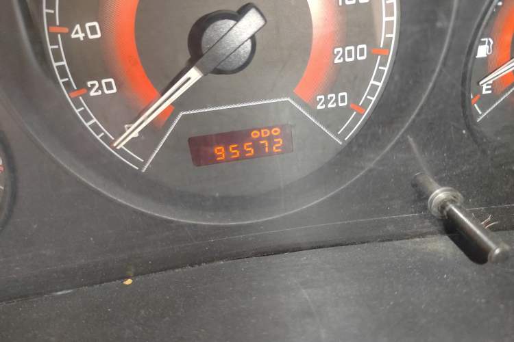 Used Soueast V3 Lingyue 2011 1.5L Manual Deluxe Edition Odometer Close Up