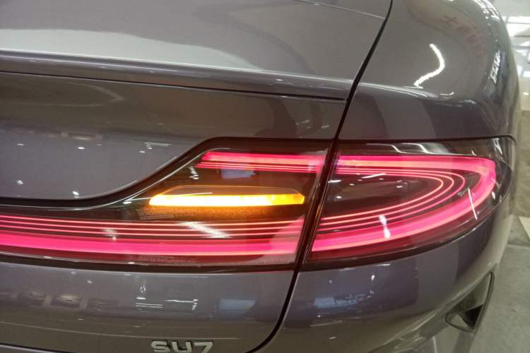 Used Xiaomi Auto SU7 2024 Rear-Drive Standard Founder Edition Exterior 3