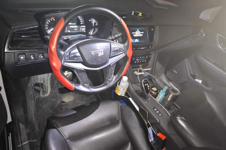 Used Cadillac XT5 2018 28E Four-Wheel Drive Tech Version Center Console