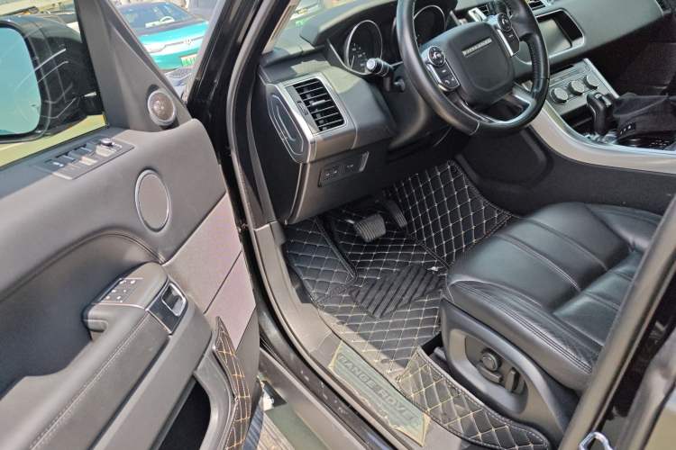 Used Land Rover Range Sport 2017 3.0 SC V6 SE Driver Seat