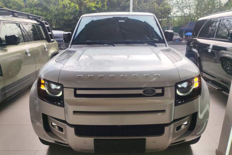 Used Land Rover Defender 2023 Facelift 90 3.0T P400 XS

