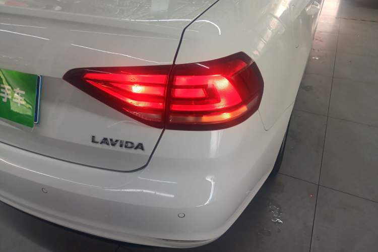 Used Volkswagen Lavida 2019 Lavida Start 1.5L Automatic Trendy Version China VI Standard Right Rear Taillight