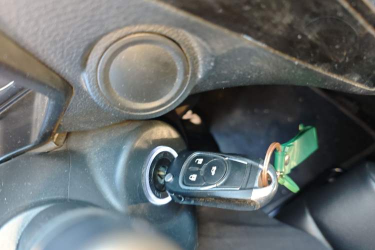 Used Dongfeng Fengon 580 2017 1.5T CVT Comfort Model Vehicle Key