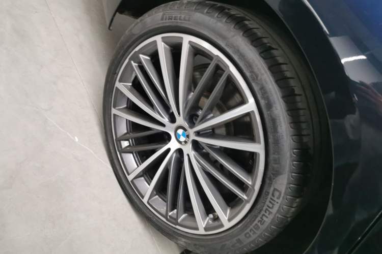 Used BMW 5 Series 2021 Facelifted 530Li Leading Edition M Sport Package
