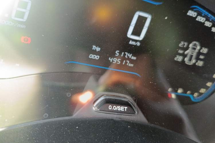 Used Wuling Hongguang S3 2018 1.5T Manual Luxury Model China V Standard Odometer Close Up