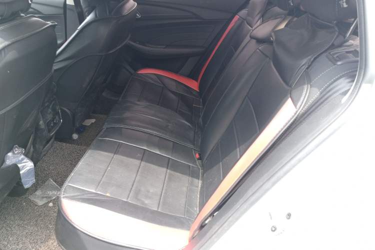 Used Roewe i5 2019 1.5L Automatic 4G Connected Langyue Edition Left Rear Seat