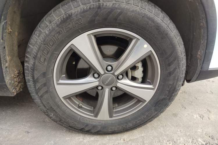 Used Haval H6 2015 Revised Version Sport Edition 1.5T Manual Transmission Two-Wheel Drive Elite Grade