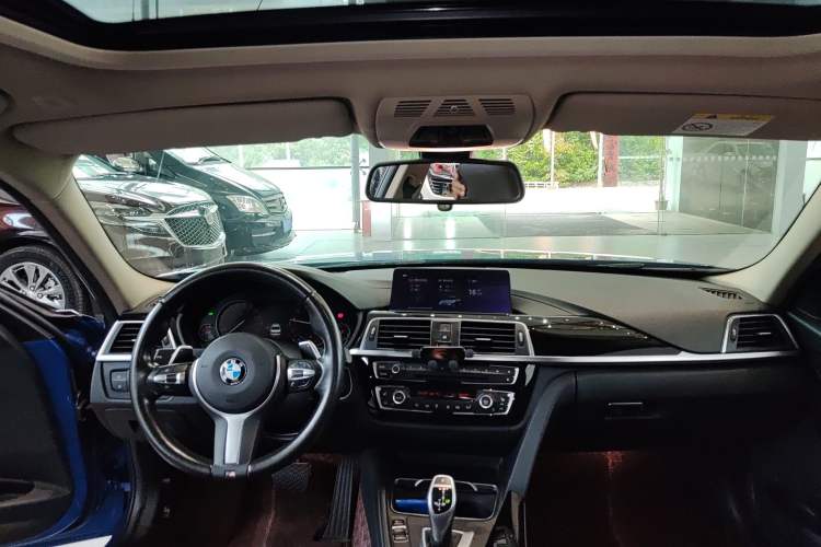 Used BMW 3 Series 2018 320Li Leading Model M Sport Package
