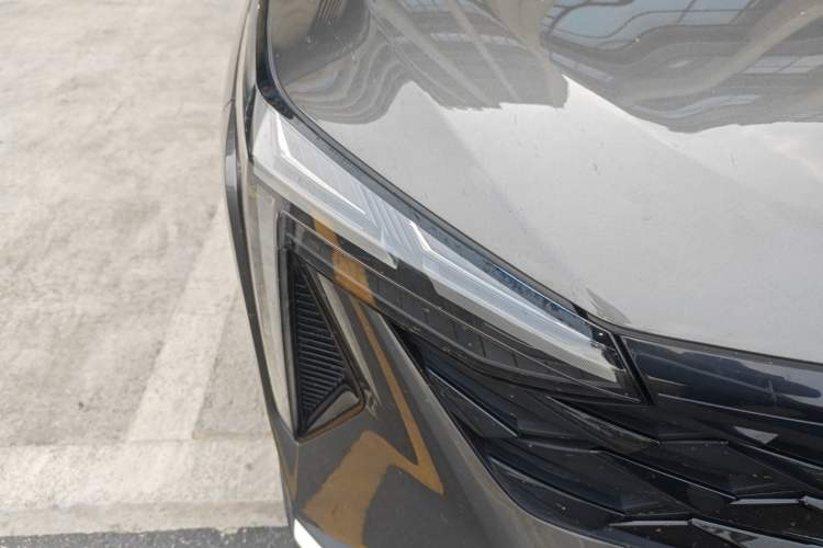 Used Geely Auto Emgrand X7 Sport 2024 1.5TD Smart Connect+ Right Front Headlight