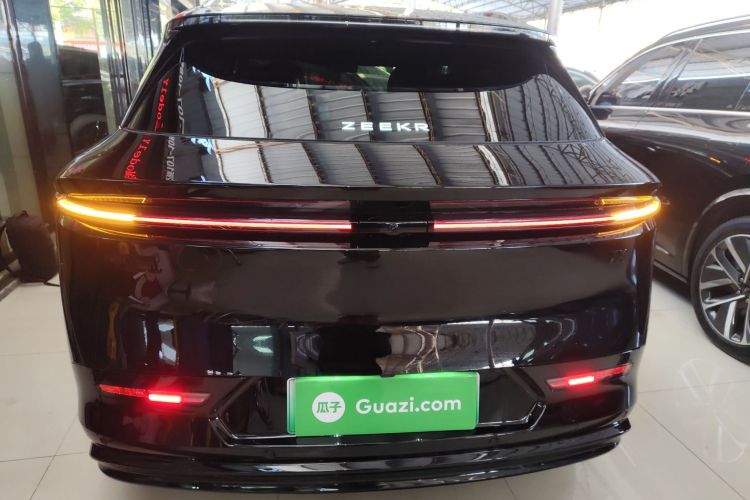 Used Zeekr 7X 2025 100 kWh Long-Range Rear-Wheel Drive with Intelligent Driving Features
