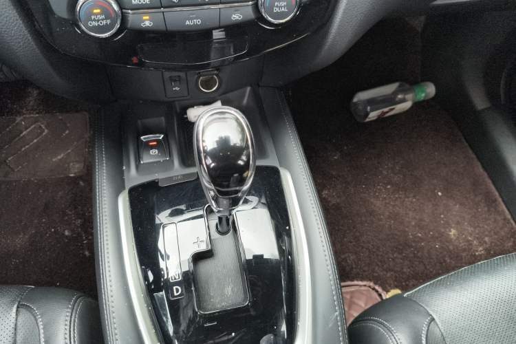 Used Nissan X-Trail 2021 2.0L CVT 2WD XL ITS SmartConnect Comfort Edition Gear Lever