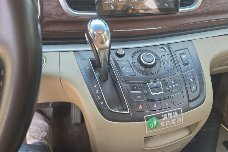 Used Buick GL8 2017 25S Luxury Version China V Standard Gear Lever