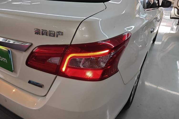 Used Nissan Sylphy 2019 1.6XV CVT Smart Connect Luxury Edition China VI Standard Exterior 3