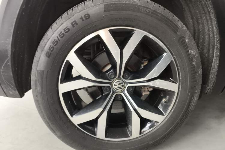 Used Volkswagen Teramont 2017 330TSI Two-Wheel-Drive Luxury Edition Right Rear Wheel Hub