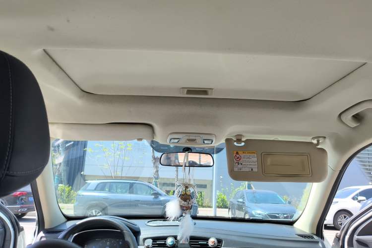 Used Geely Auto Emgrand X7 Sport 2021 Million Edition 1.8TD DCT Two-Wheel Drive Luxury Model Headliner