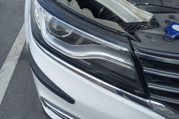 Used Roewe RX5 2018 20T Two-Wheel Drive Automatic Internet Smart Edition