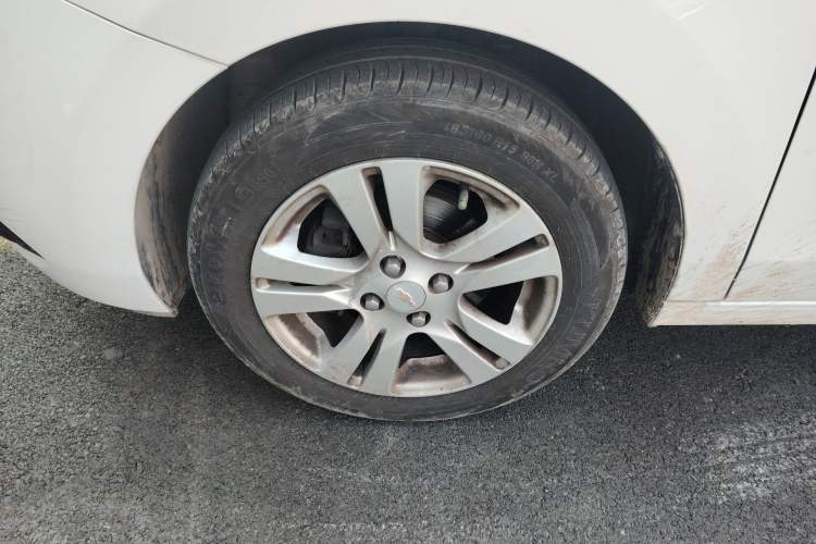 Used Chevrolet Lova RV 2016 1.5L Automatic Smart Drive Edition Left Front Wheel Hub