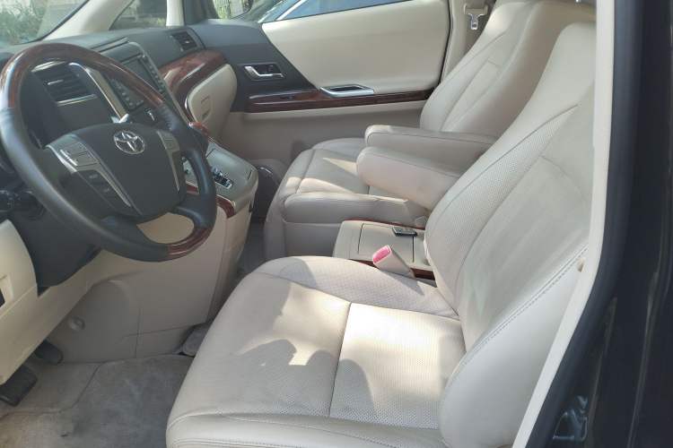 Used Toyota Alphard 2011 3.5L Luxury Edition
