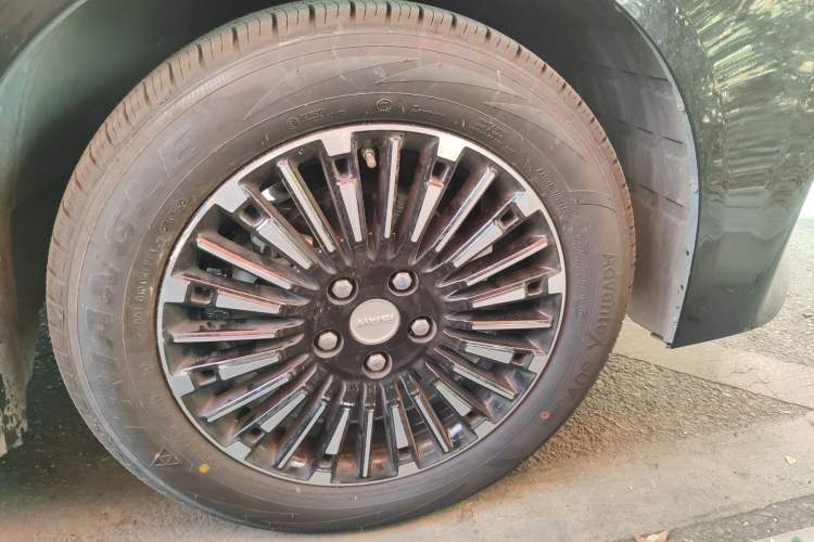 Used BAW Ruisheng Ace M7 2025 2.0L Automatic Long Wheelbase Flagship Version 7 Seats Right Front Wheel Hub