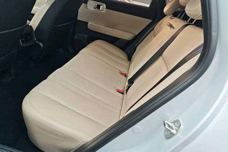 Used Wuling Xingguang S 2024 130km Flagship Version Left Rear Seat