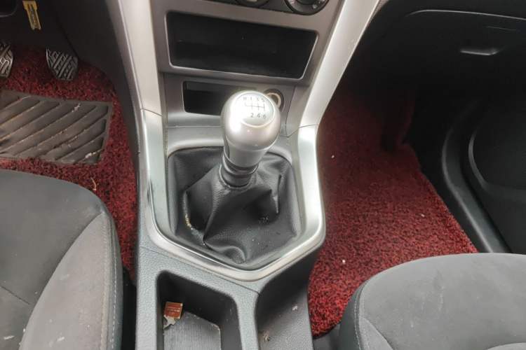 Used Venucia T70 2015 2.0L Manual RuiQu Version Gear Lever