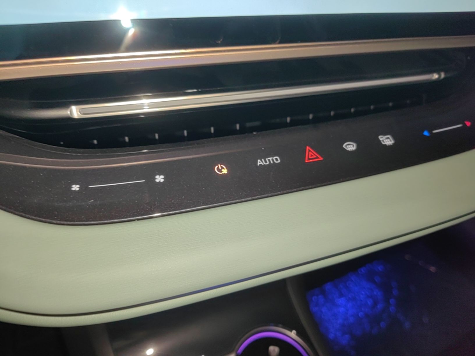 Hongqi EH7 2025 690 Smart Selection Edition — снимка 15