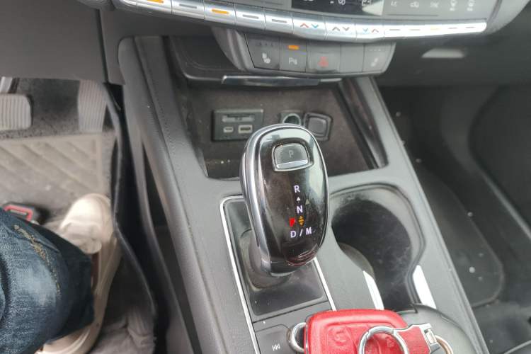 Used Cadillac XT4 2020 28T Two-Wheel-Drive Leading Version
